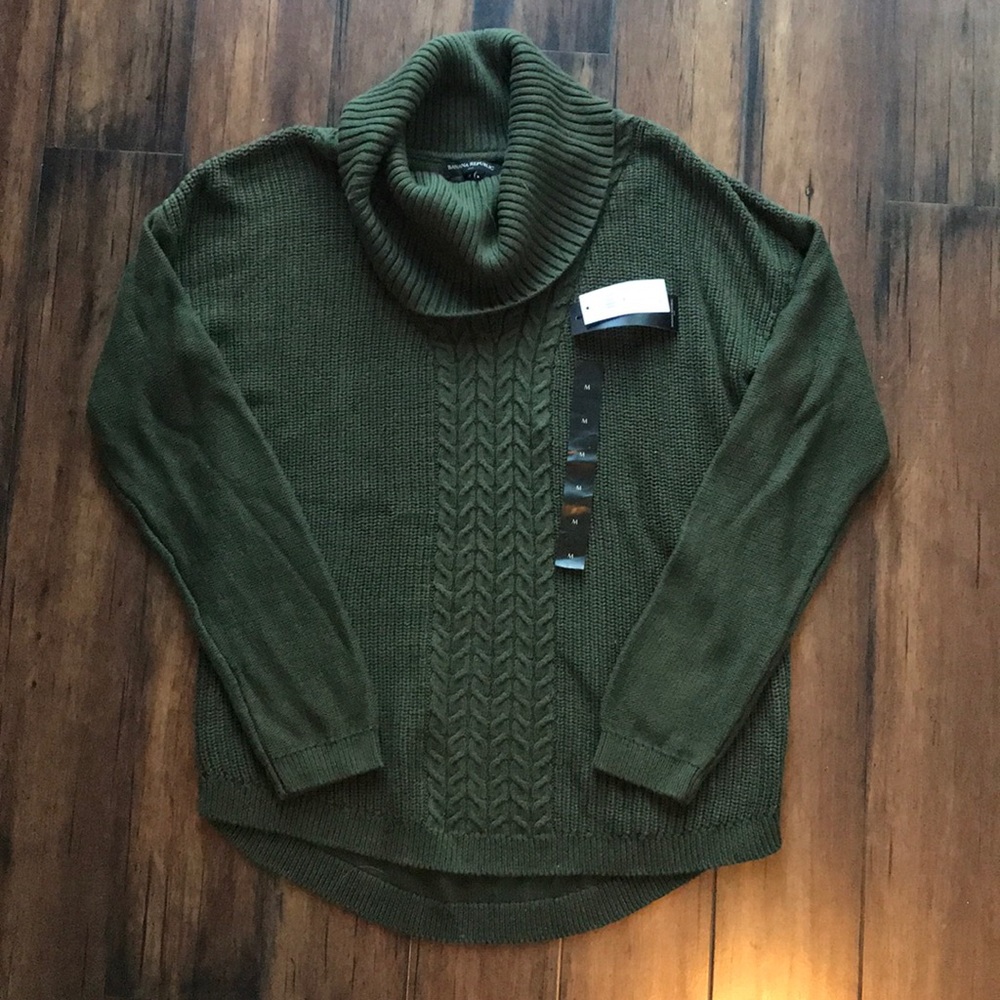 NWT Banana Republic Sweater, size M